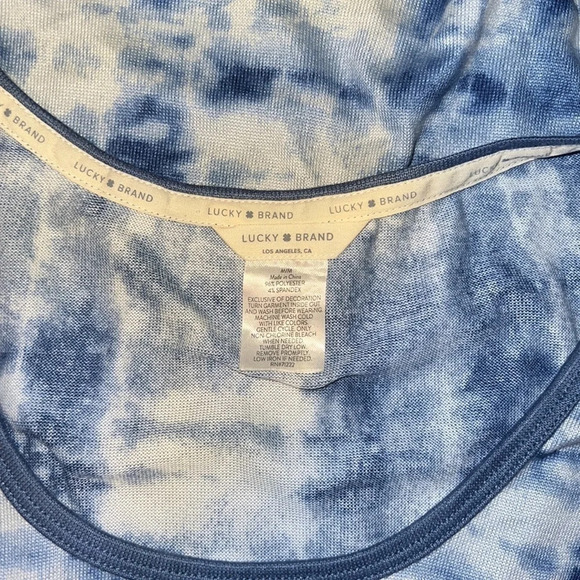 Lucky brand, M, Blue & white tie-dye pattern with a hi/lo hem, ridiculously soft - Picture 5 of 5